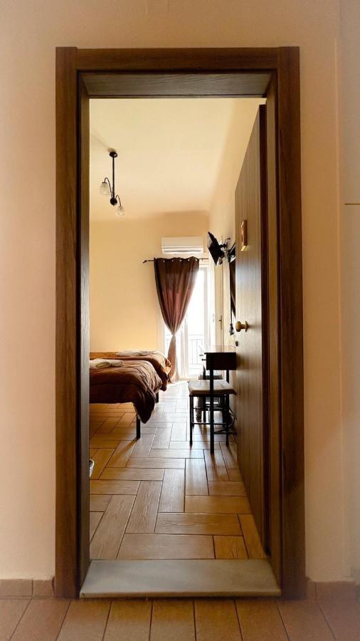 Central 9 Rooms แอร์มูโปลี ภายนอก รูปภาพ